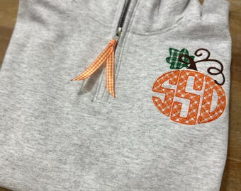 Pull à col zippé personnalisé à carreaux vichy et monogramme citrouille