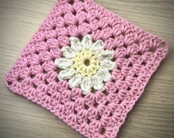Bubblegum Daisy Square Pattern