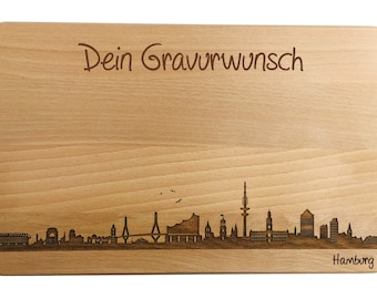 Brotzeitbrett Hamburg Skyline mit persönlicher Gravur