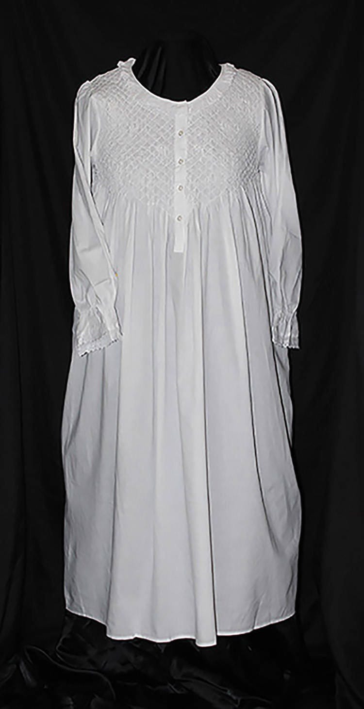 long white dress with cap sleeves Dekoda White Cap Sleeve Mini Dress - US 12