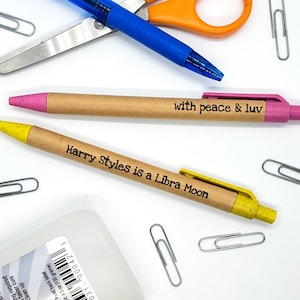 Bolígrafos personalizados - Personalizado con su mensaje en un bolígrafo - Tinta negra - Juego de 5 - Grabado - Regalo para el profesor - Regalo para el estudiante