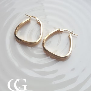 Ladies Fine 9ct Yellow Gold Polished Triangular Creole Hoop Earrings image 2