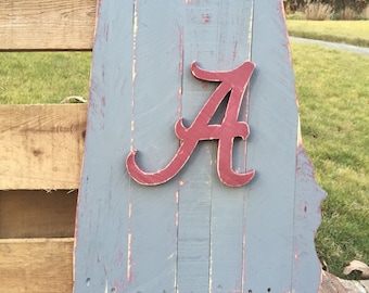 Signo de palet de madera de gray University of Alabama entrelazado con Crimson; Logotipo "A" de Alabama carmesí en el centro. Marea de rollo.
