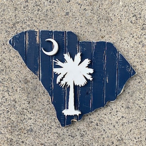 State of South Carolina state flag wood pallet sign with cresent moon and palmetto tree