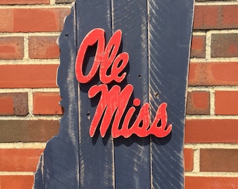 State of Mississippi wood pallet sign, with Mississippi's Ole Miss logo in the center or the Rebel.  Hotty Toddy