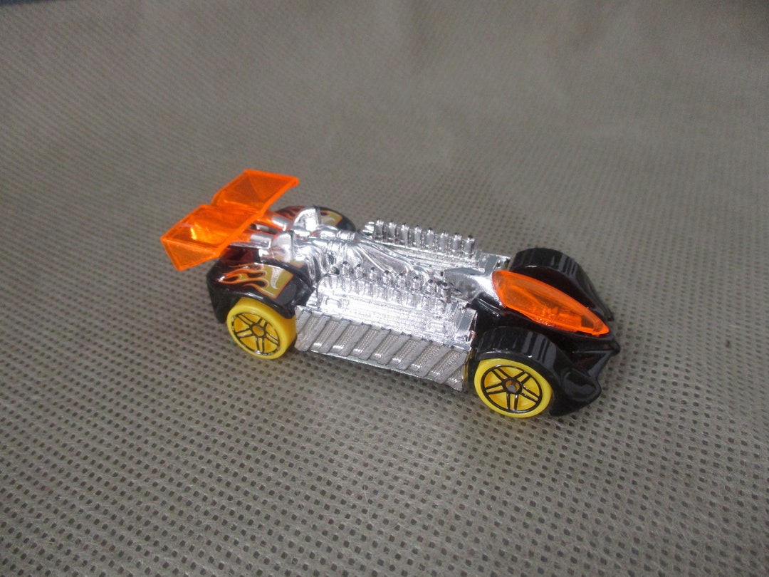 Hot Wheels Krazy 8 S 2000 Vintage Diecast Silver and Black