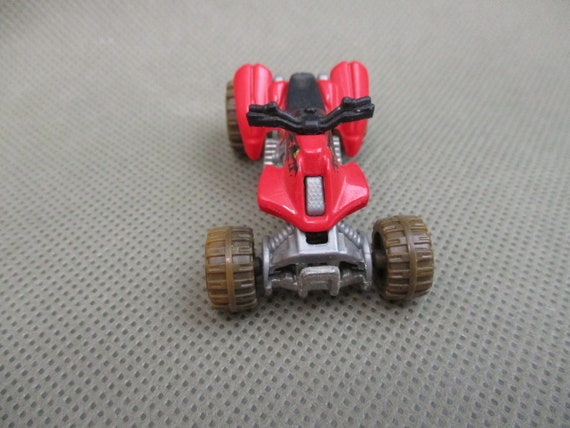 Hot Wheels Sand Stinger ミニカー Amazon.com: Hot Wheels Sand Stinger : Toys & Games