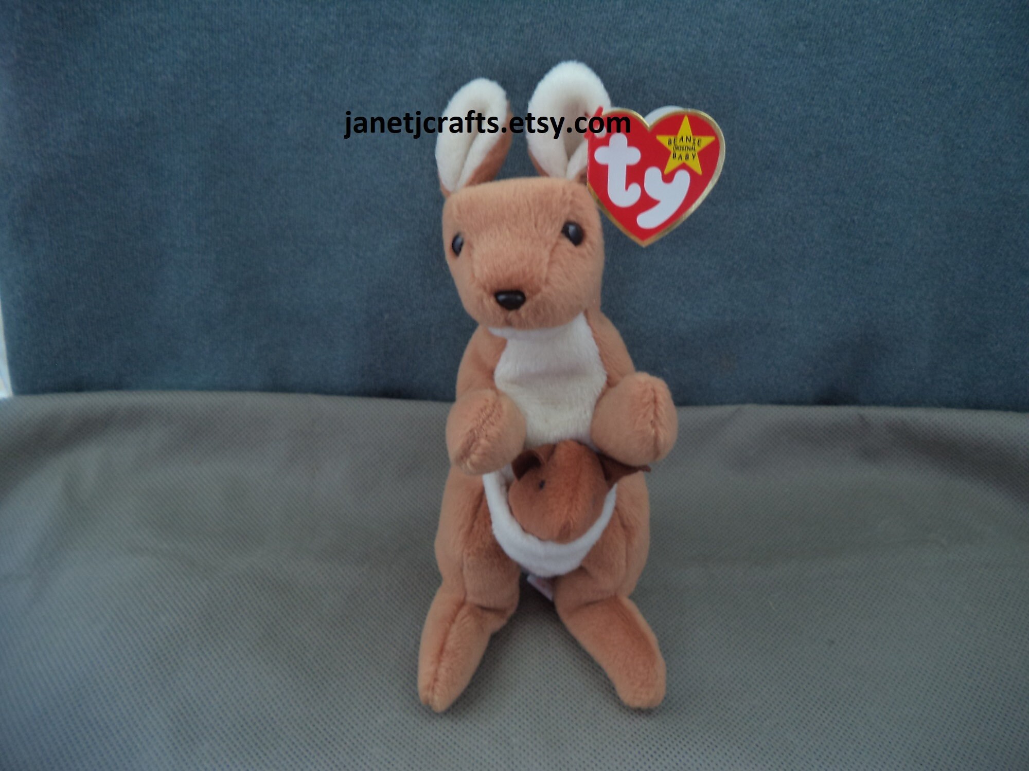 Vintage Ty Beanie Babies ,1996 Pouch Kangaroo ,P E Pellets