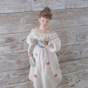 1463 Figurine Lady - Etsy