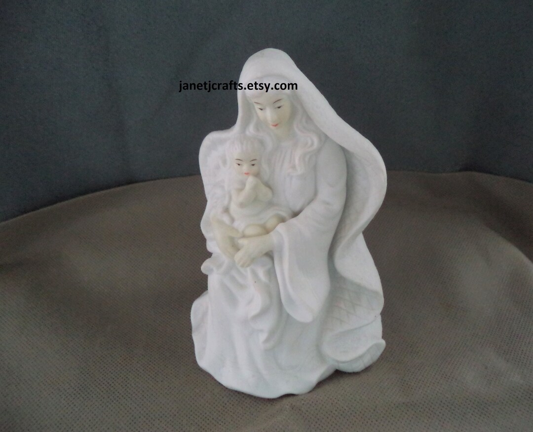 Vintage House of Lloyd ,mother Mary With Baby ,vantage 1996 Figurine