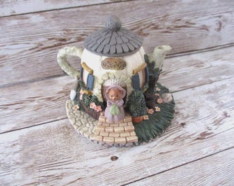 Vintage Heritage Mint Ltd. Collectible Decorative Ceramic Teddy