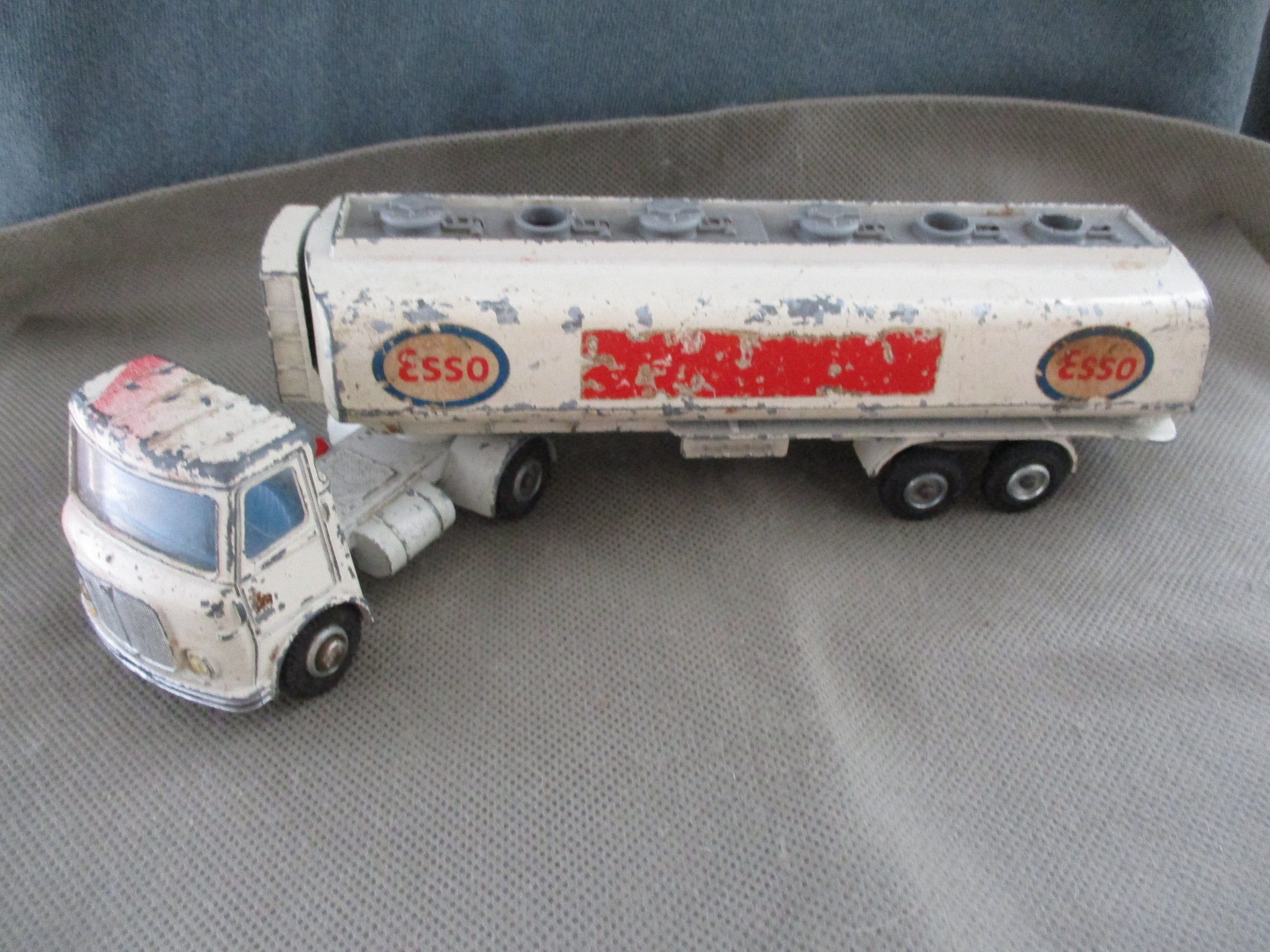 Dinky Toys ,1960's ESSO Tanker/aea , Vintage Diecast Truck