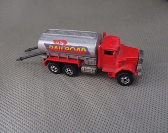 Vintage Hot Wheels 1979 railroad tanker truck Red Peterbilt truck