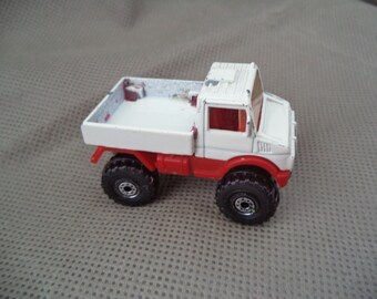 Vintage 1999 Hot Wheels Truck, White & Red Diecast Toy