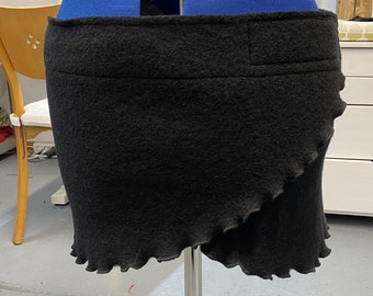 small Friday wrap skirt made of wool, dark blue, ZWEIWERK