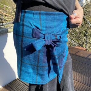 Cacheur checked wrap skirt made of Romanite jersey, ZWEIWERK image 4