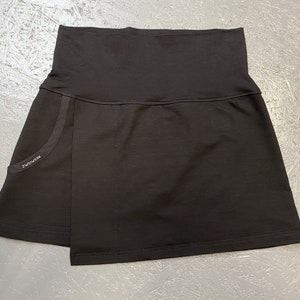 La pequeña falda de excursionista hecha de sudor de verano French Terry, ZWEIWERK imagen 3