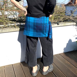 Cacheur checked wrap skirt made of Romanite jersey, ZWEIWERK image 5
