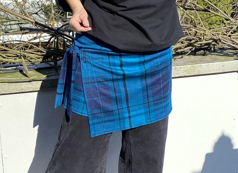 Cacheur checked wrap skirt made of Romanite jersey, ZWEIWERK image 9