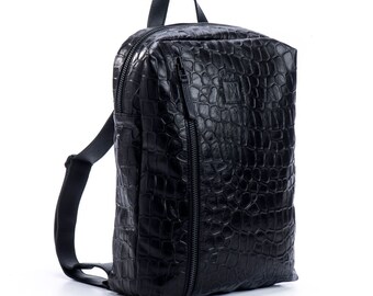 Elegant Leather Black Croc-Embossed Women\'s Big Backpack Designer Black Croc Insulated Backpack for Laptop + Work  main image 3