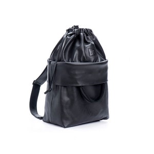 Weiche Ledertasche, Klassischer schwarzer Rucksack für Frauen, Einzigartiges Design, Handtasche für Frauen, Verstellbarer Tag Abend Anlass, Frauentasche, Handgemacht