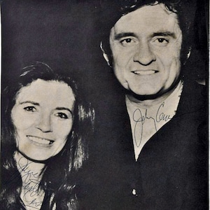Johnny Cash i June Carter podpisane zdjęcie - z COA