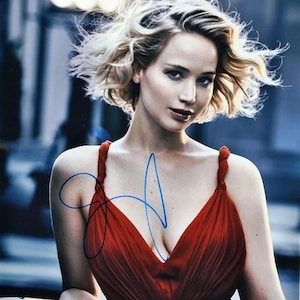Jennifer Lawrence Signed Photo - American Hustle - Silver Linings Playbook 11x14 W/COA