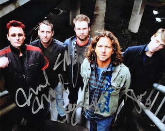 Von Pearl Jam signiertes Foto - Eddie Vedder, mike McCready, jeff Ament, Stone Gossard, and Matt Cameron W/COA