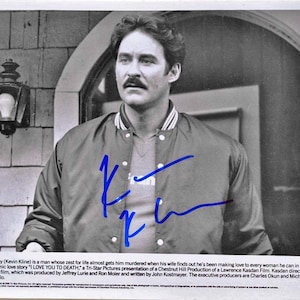 Fotografía firmada por Kevin Kline: Te amo hasta la muerte (con certificado de autenticidad)
