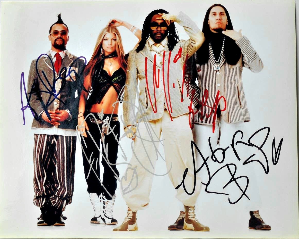 ブラック・アイド・ピーズの直筆サイン入り写真4枚セット - ファーギー