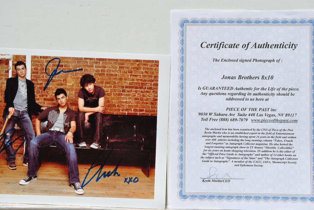The Jonas Brothers Signed Photo – Kevin Jonas, Nick Jonas, Joe