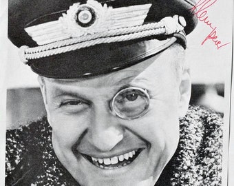 Werner Klemperer Signed Photo - Colonel Klink - Hogan's Heroes – W/COA