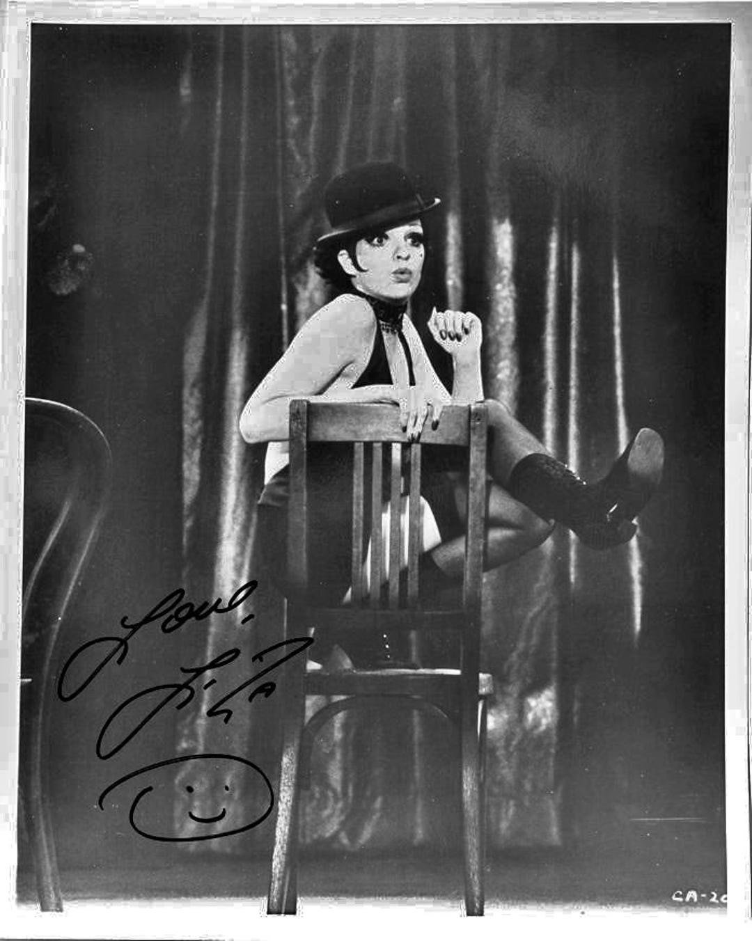 Liza Minnelli （ライザ・ミネリ）直筆サイン ライザ・ミネリ自筆サイン入写真(2) Liza Minnelli / ビブリオ / 古本