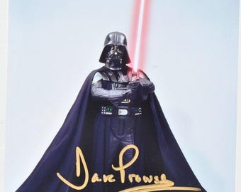 スターウォーズファンのためのデイブ・プラウズによるダース・ベイダー