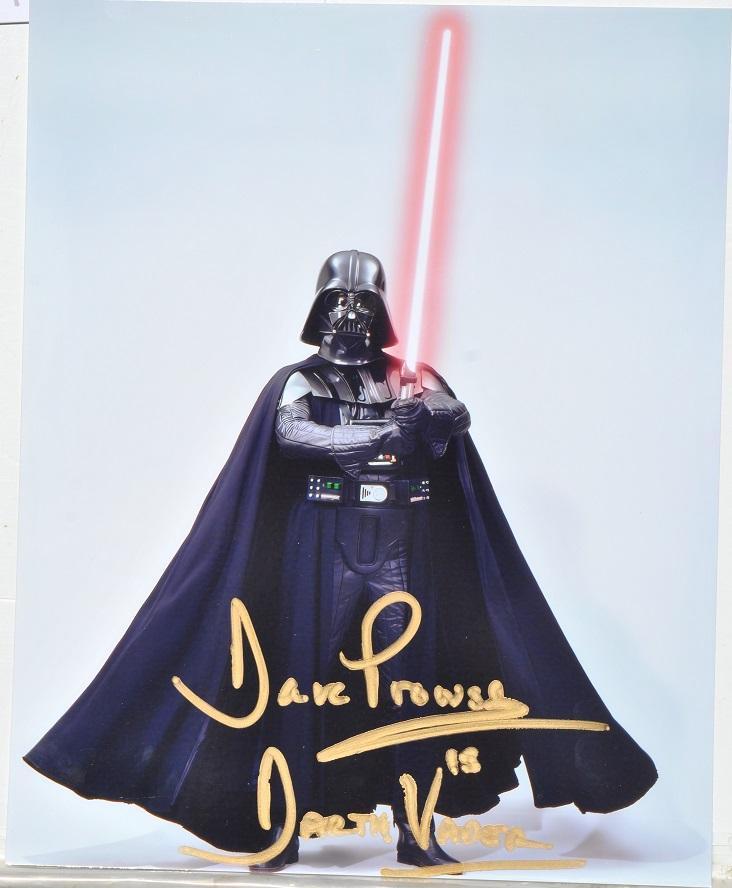スター・ウォーズ デヴィッド・プラウズ 直筆サイン入り写真　ダース・ベイダー D デイブ・プラウズ直筆サイン入り写真 – ダース・ベイダー、スター
