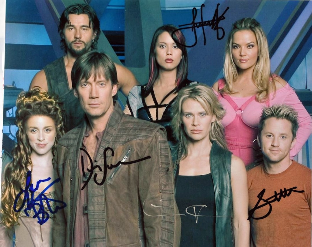 Andromeda Cast Signed Photo X5 \u2013 Kevin Sorbo, Lisa Ryder + W