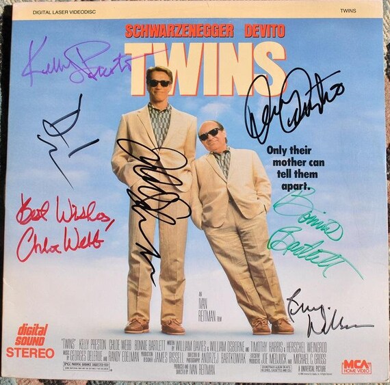 Twins Cast Signed Lazer Disc X7 - Arnold Schwarzenegger