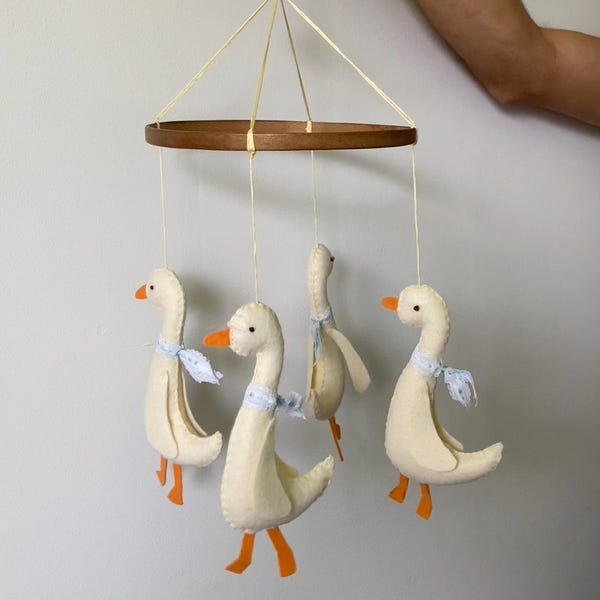 Mobile pour bébé oies