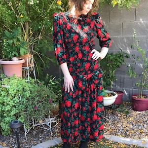 80s  Smocked Bodice Dress / Vintage Floral Dress / 80s Act I Form Fitting Bold Dress