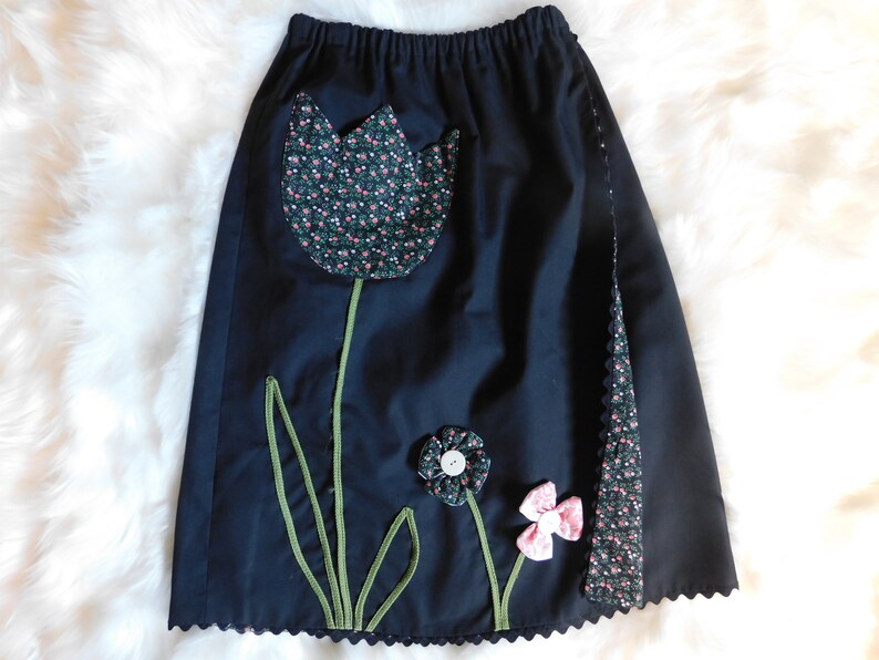 80s Mid-Length Reversible Skirt / Vintage Handmade Black and Floral Skirt image 4