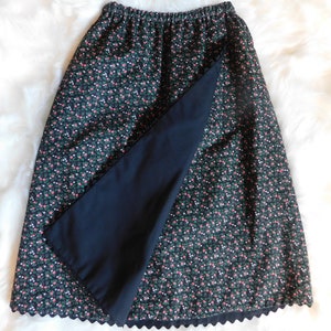 80s Mid-Length Reversible Skirt / Vintage Handmade Black and Floral Skirt image 6