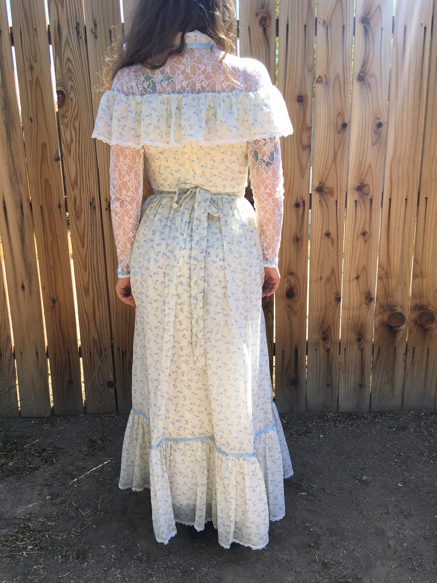 70s Gunne Sax Blue Floral Dress / Gunne Sax Lace neckline & sleeve Boho