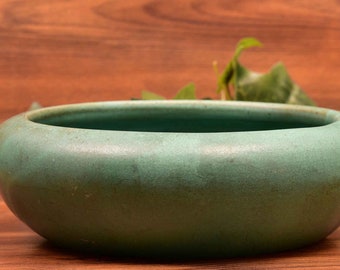 Muncie Pottery 1920s Dark Matte Green Bowl #168