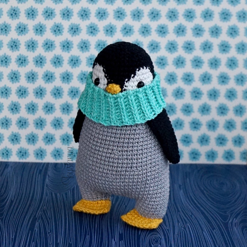 Amigurumi Penguin Crochet pattern and tutorial English and Spanish Penguin FrostPing\u00fcino Hielito Pattern