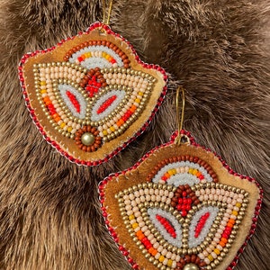 Floral beaded earrings image 1