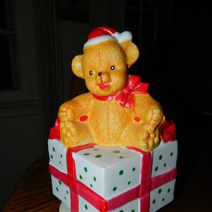 Vintage Christmas Santa Bear on a Present~Music Box~Cute Teddy Bear Figurine~Wind it up~Listen to the Music Play &quot;Here Comes Santa Claus&quot;~