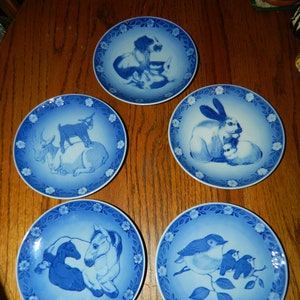 Vintage 5 Small Royal Copenhagen Porcelain Plates. 5 Plates in a Collection to Hang By Themselves or in a Group. 5 Royal Copenhagen Plates