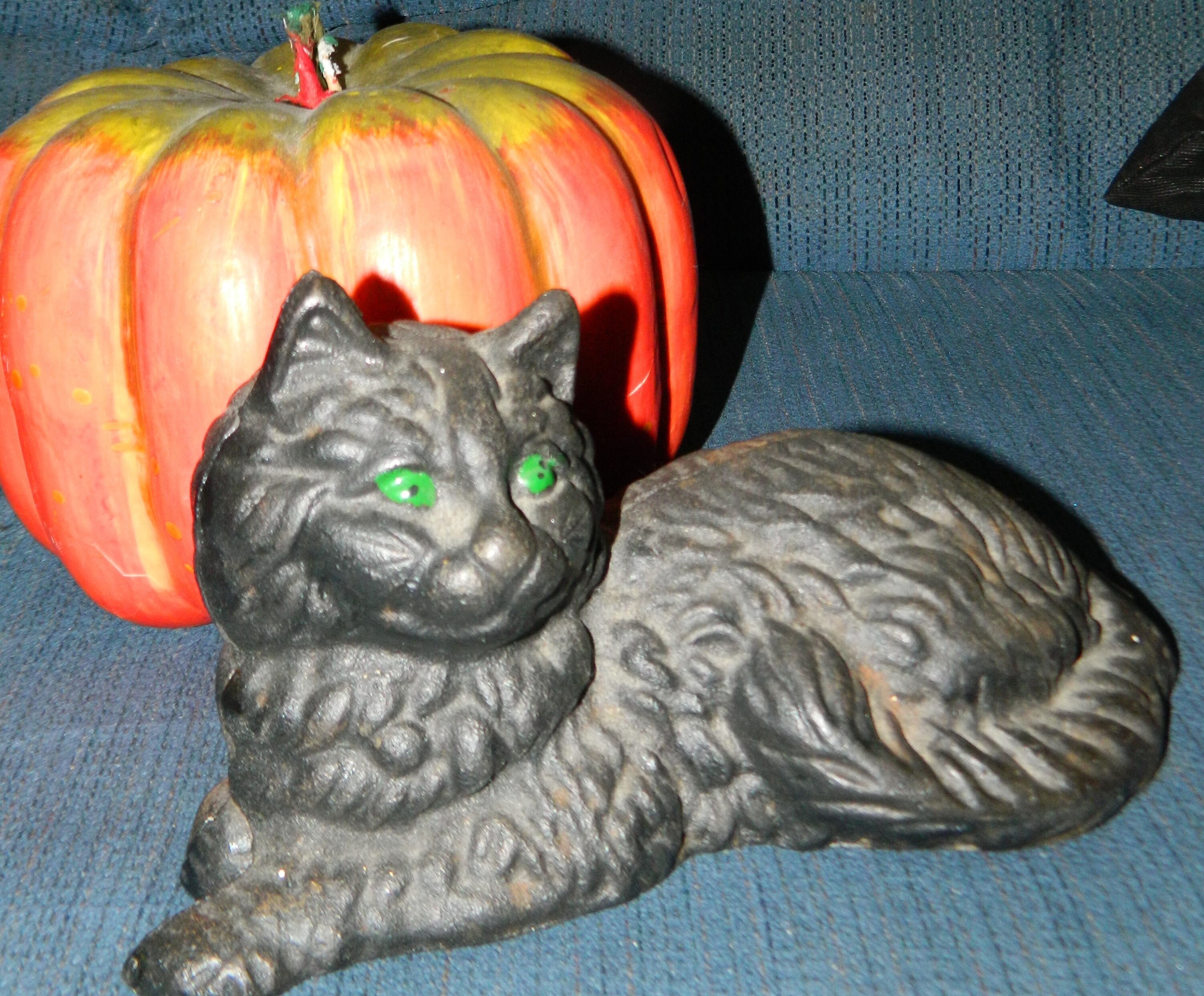 large black cat statue
