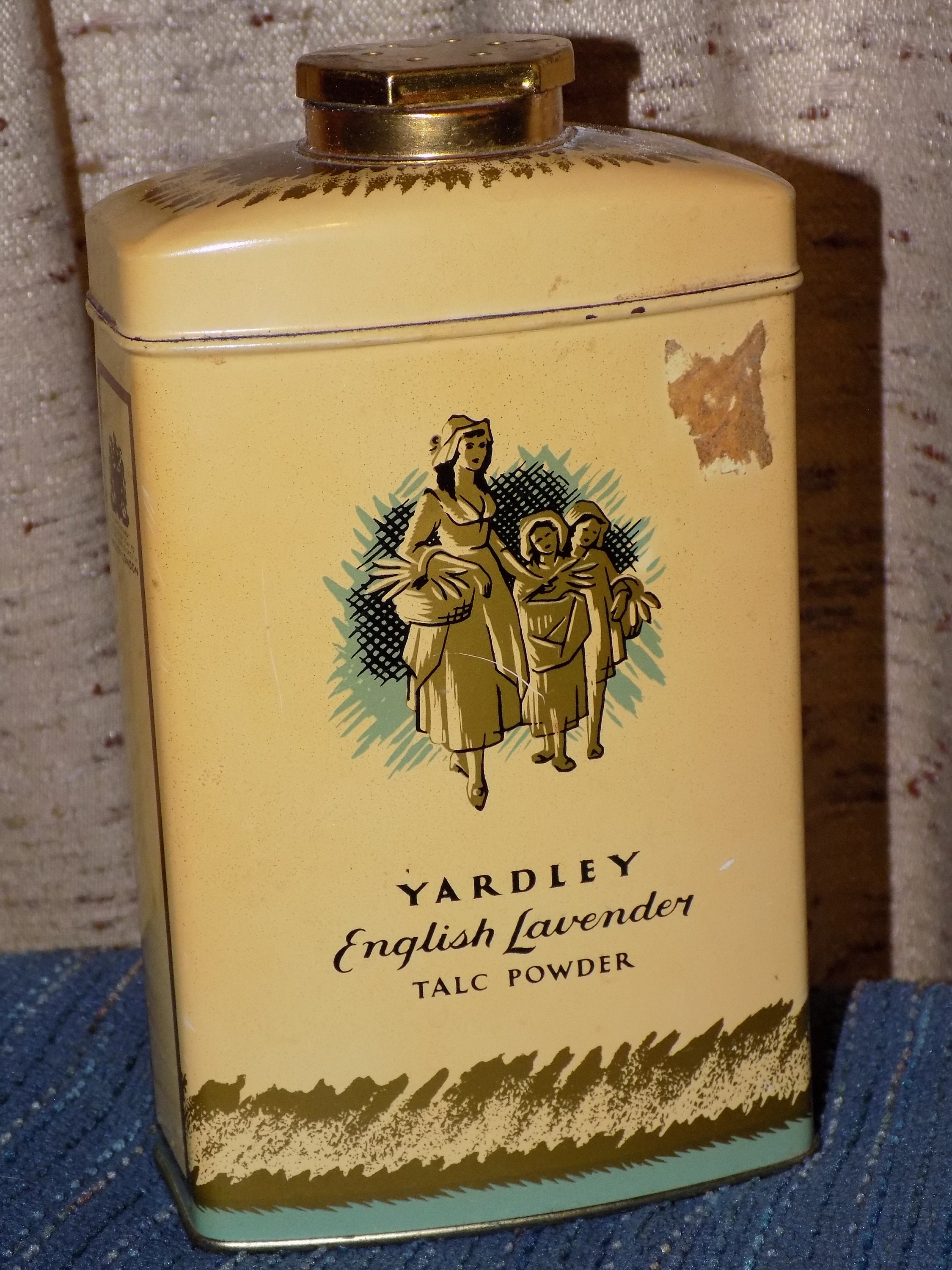 【英国アンティーク】British Drug Houses ゴールド金属缶 Vintage Yardley English Lavender Talc Powder/w Some Powder. A