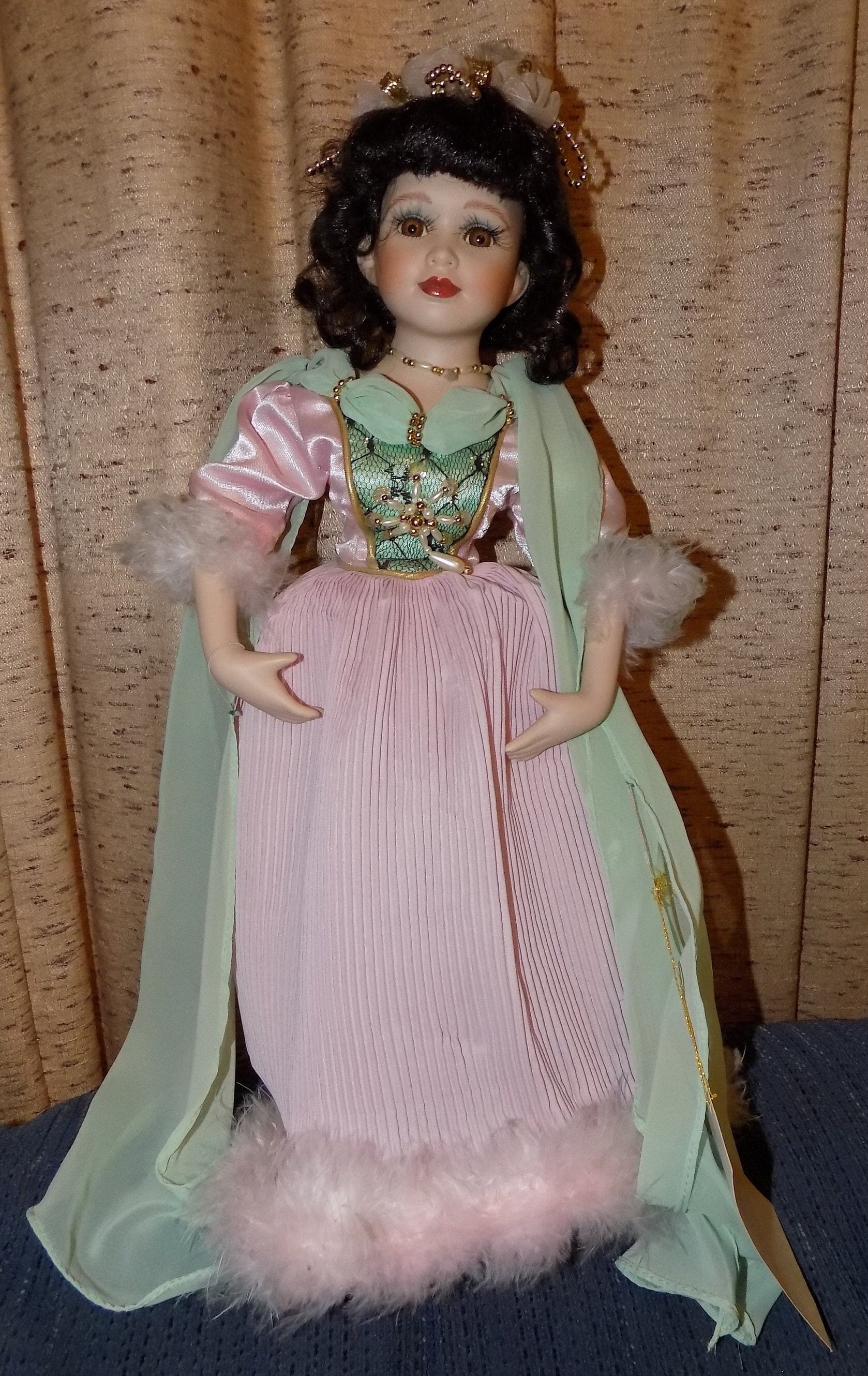 Vintage Collectible Porcelain (jacqueline) Doll. A 17